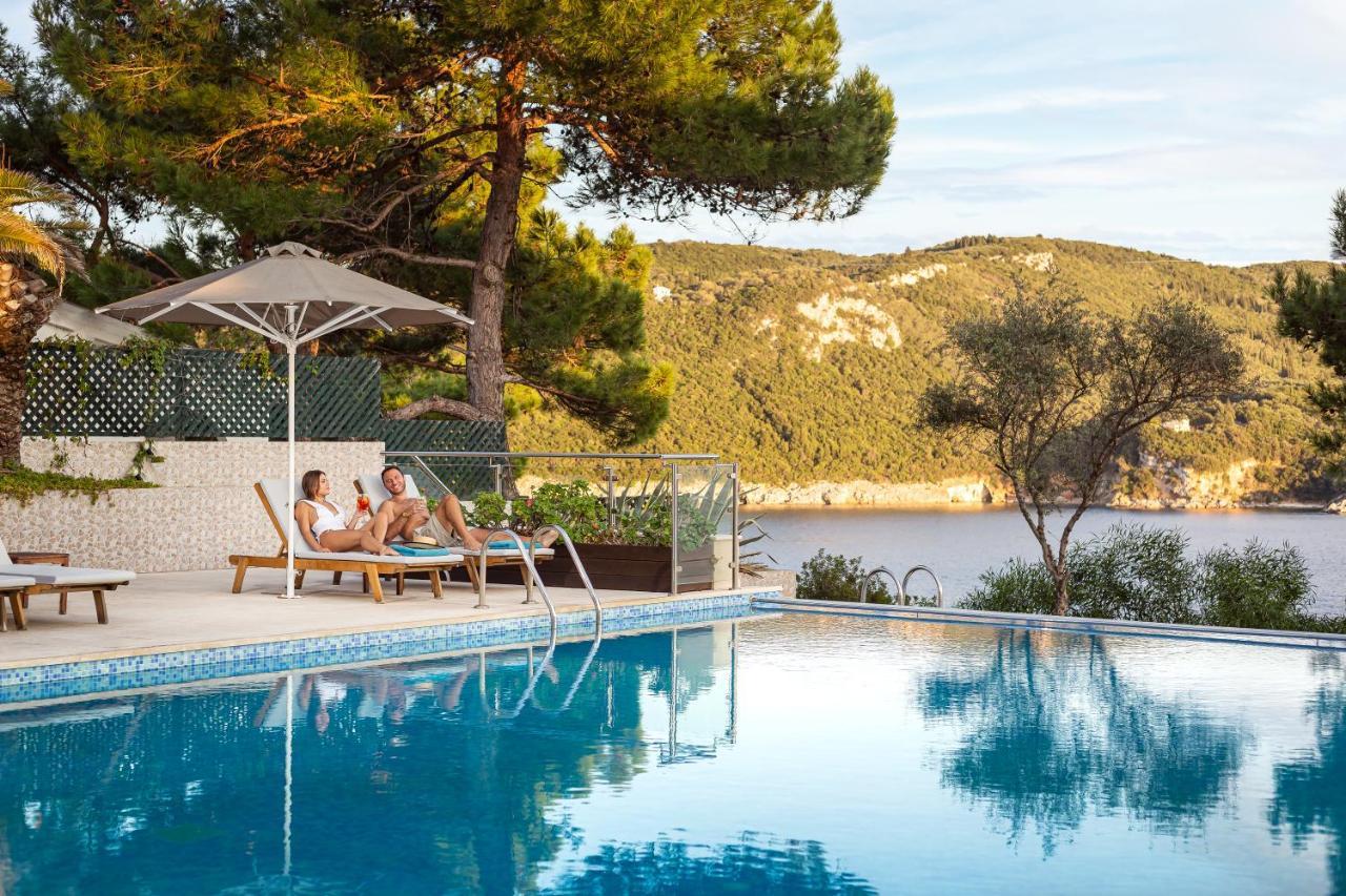 Akrotiri Beach Resort Hotel Paleokastritsa Exterior foto The swimming pool at the hotel
