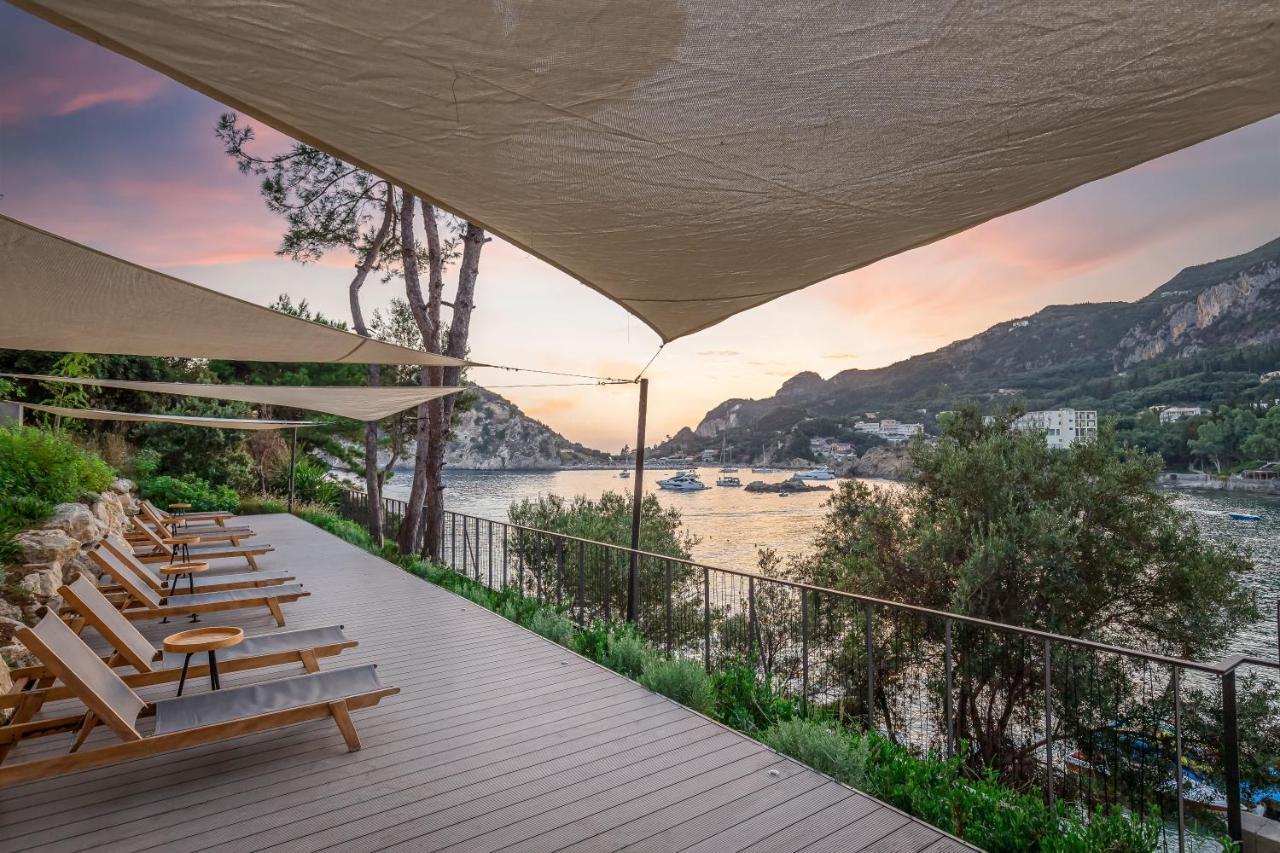 Akrotiri Beach Resort Hotel Paleokastritsa Exterior foto The Hotel's pool deck
