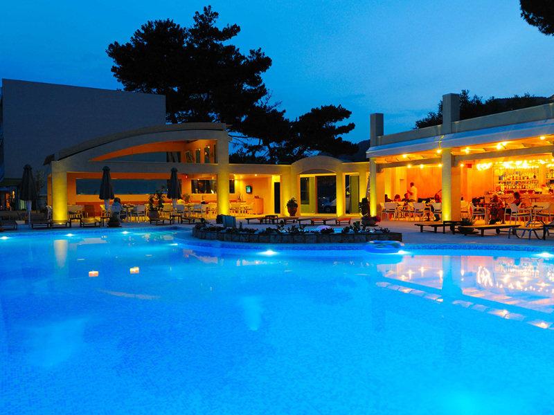 Akrotiri Beach Resort Hotel Paleokastritsa Exterior foto The pool at the resort