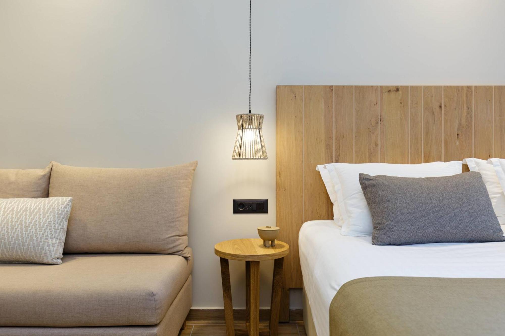 Akrotiri Beach Resort Hotel Paleokastritsa Exterior foto A pendant light