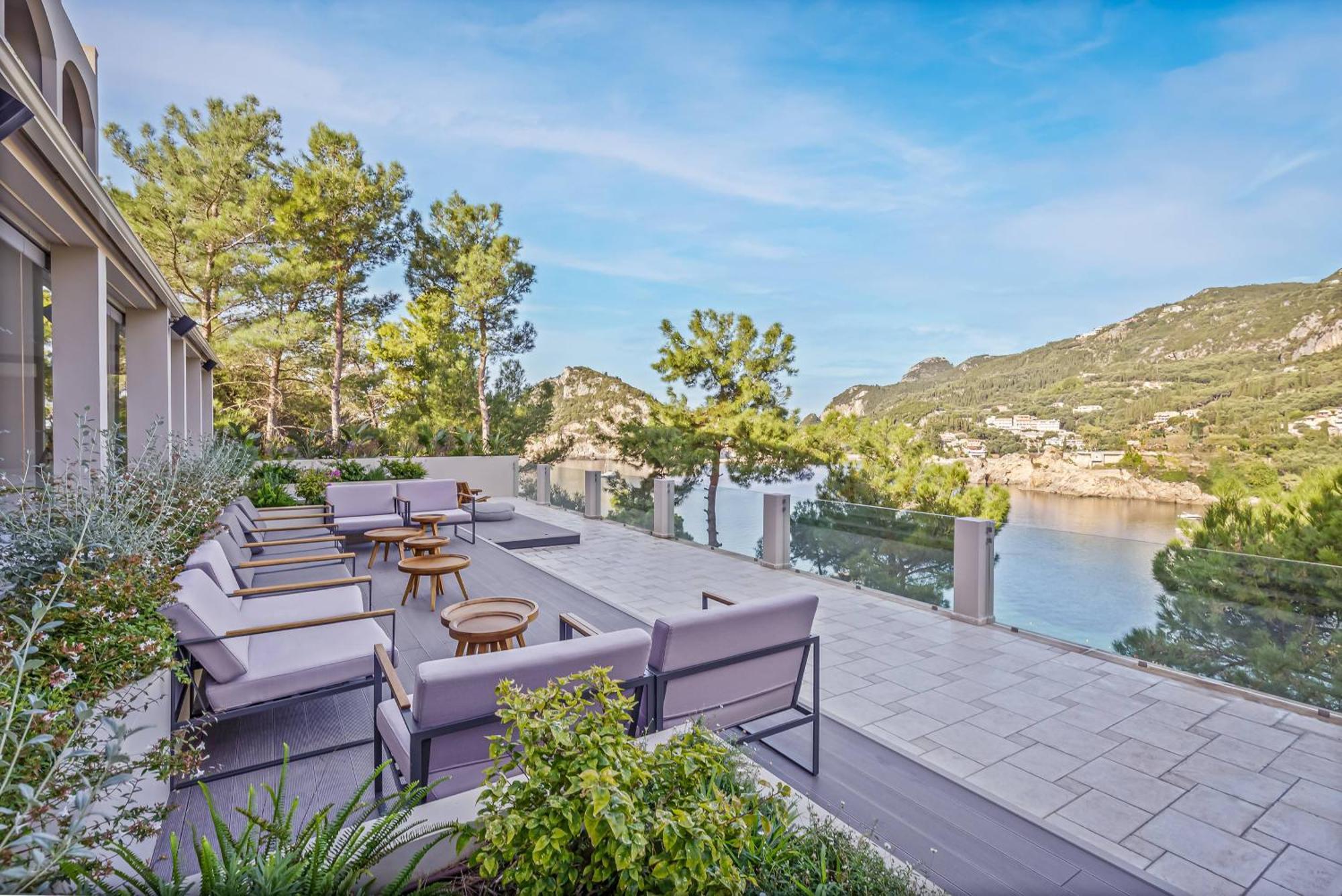 Akrotiri Beach Resort Hotel Paleokastritsa Exterior foto The hotel's terrace