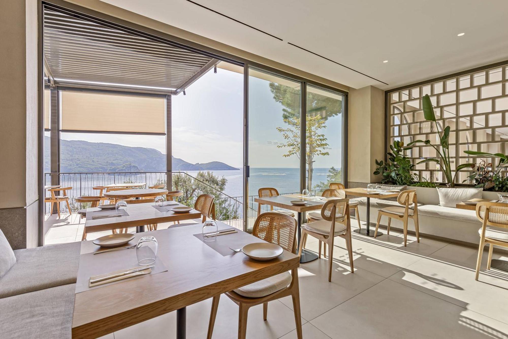 Akrotiri Beach Resort Hotel Paleokastritsa Exterior foto Restaurant