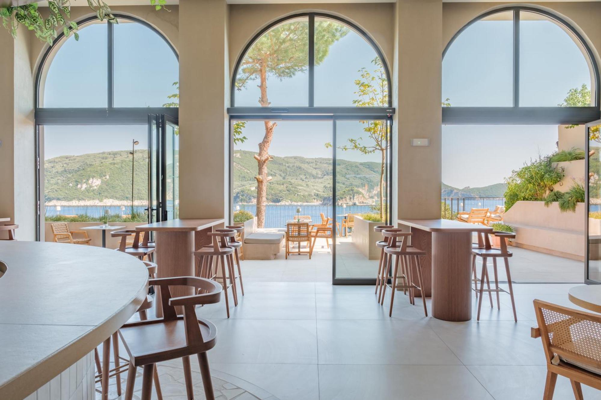 Akrotiri Beach Resort Hotel Paleokastritsa Exterior foto The bar at the hotel